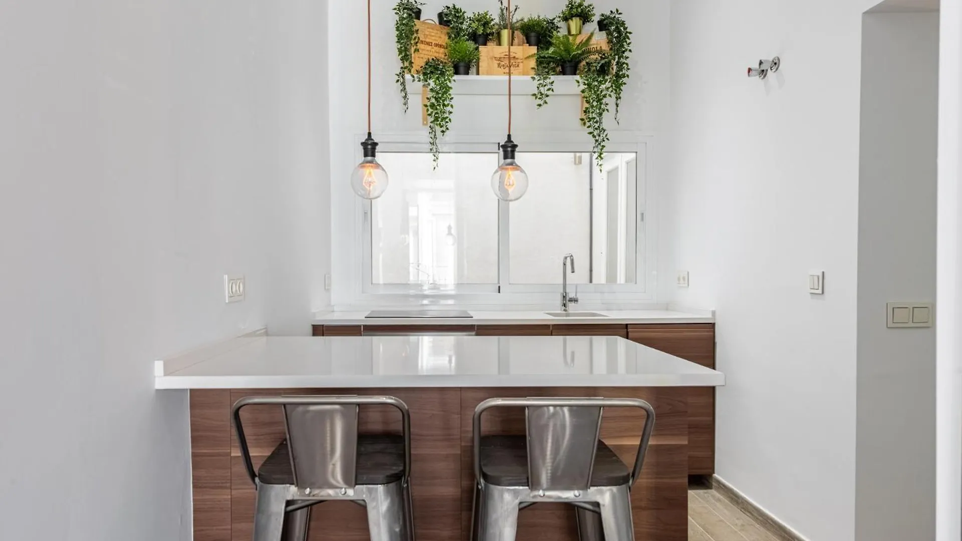 Best Location Centric Apt Малага